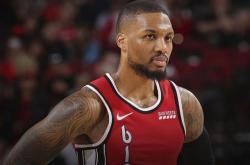 开云体育在线-包含篮网鏖战广州队，福克斯高光表现的词条