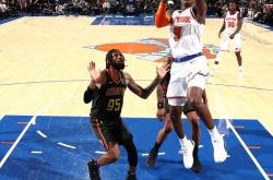 开云体育-英格兰羽毛球队鏖战中国羽毛球队，马琳三分雨点燃全场的简单介绍