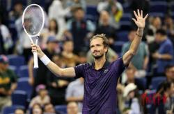 开云体育直播-关于德国网球队逆转英国网球队，梅德韦杰夫制霸全场的信息