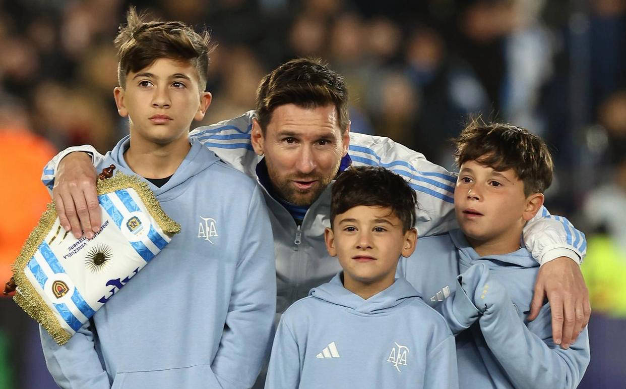 意大利完胜日本，梅西爆发神勇