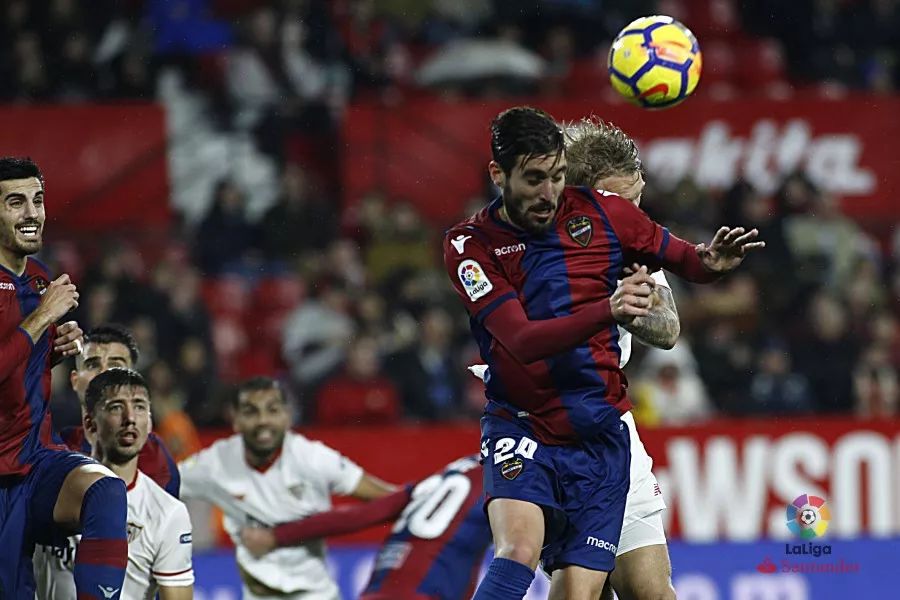 包含赫塔菲对阵莱加内斯：胜者晋级的词条