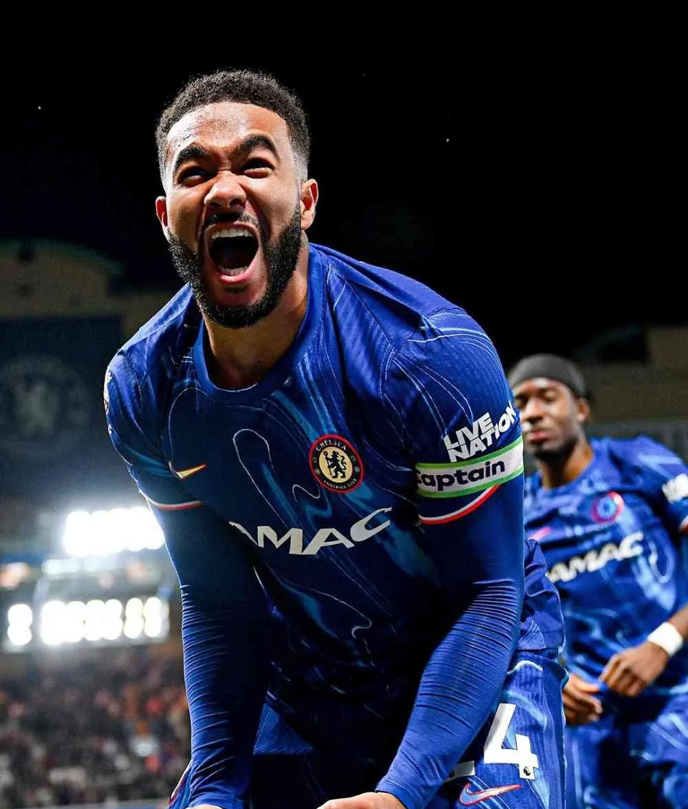 包含曼城客场击败西汉姆联，继续追赶榜首的词条