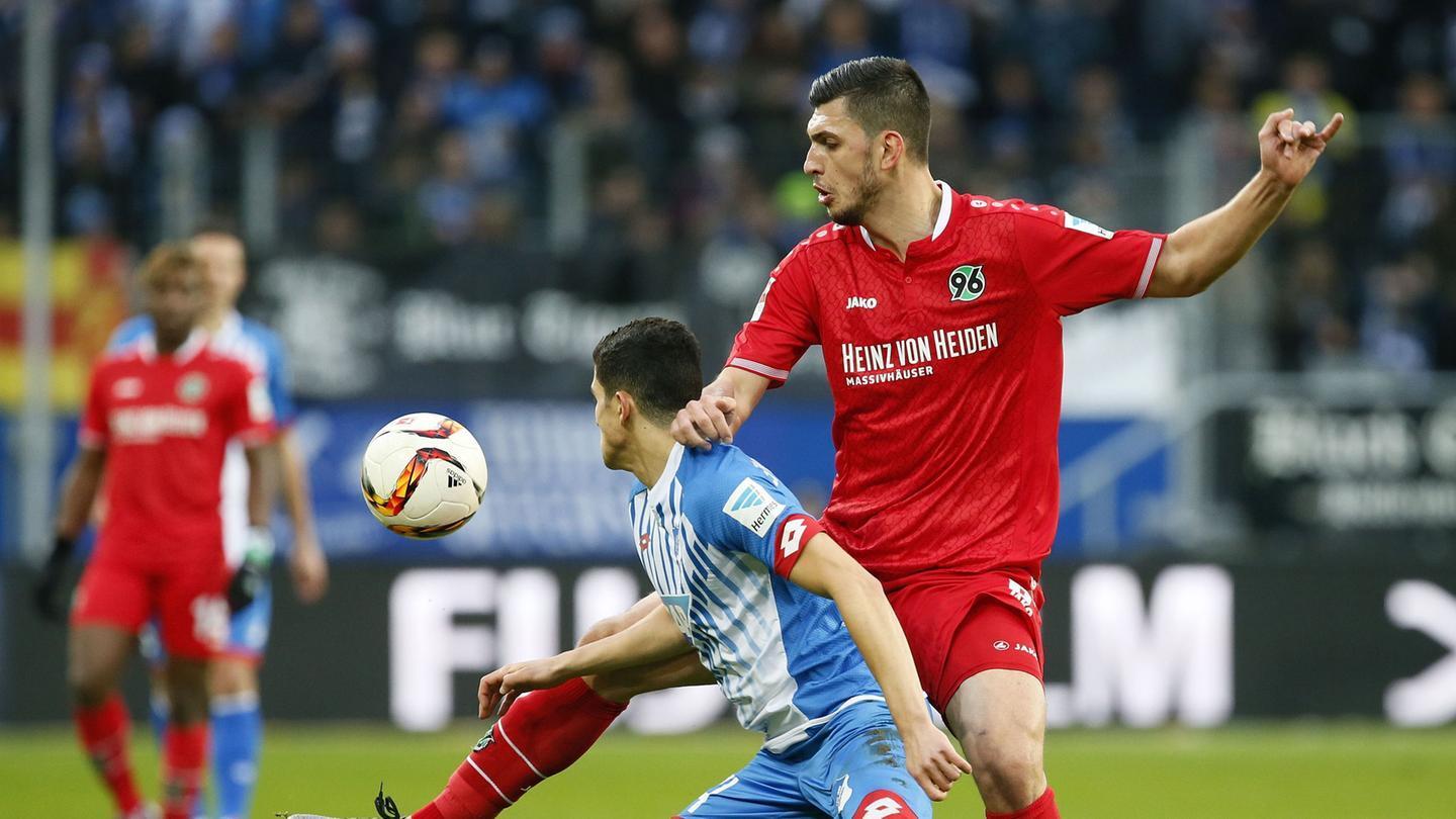 包含柏林赫塔豪取三分，击败对手稳固积分榜位置的词条