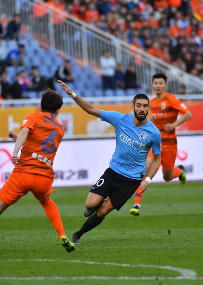 鲁能阵容大调整，客场逆袭重返胜利之路的简单介绍