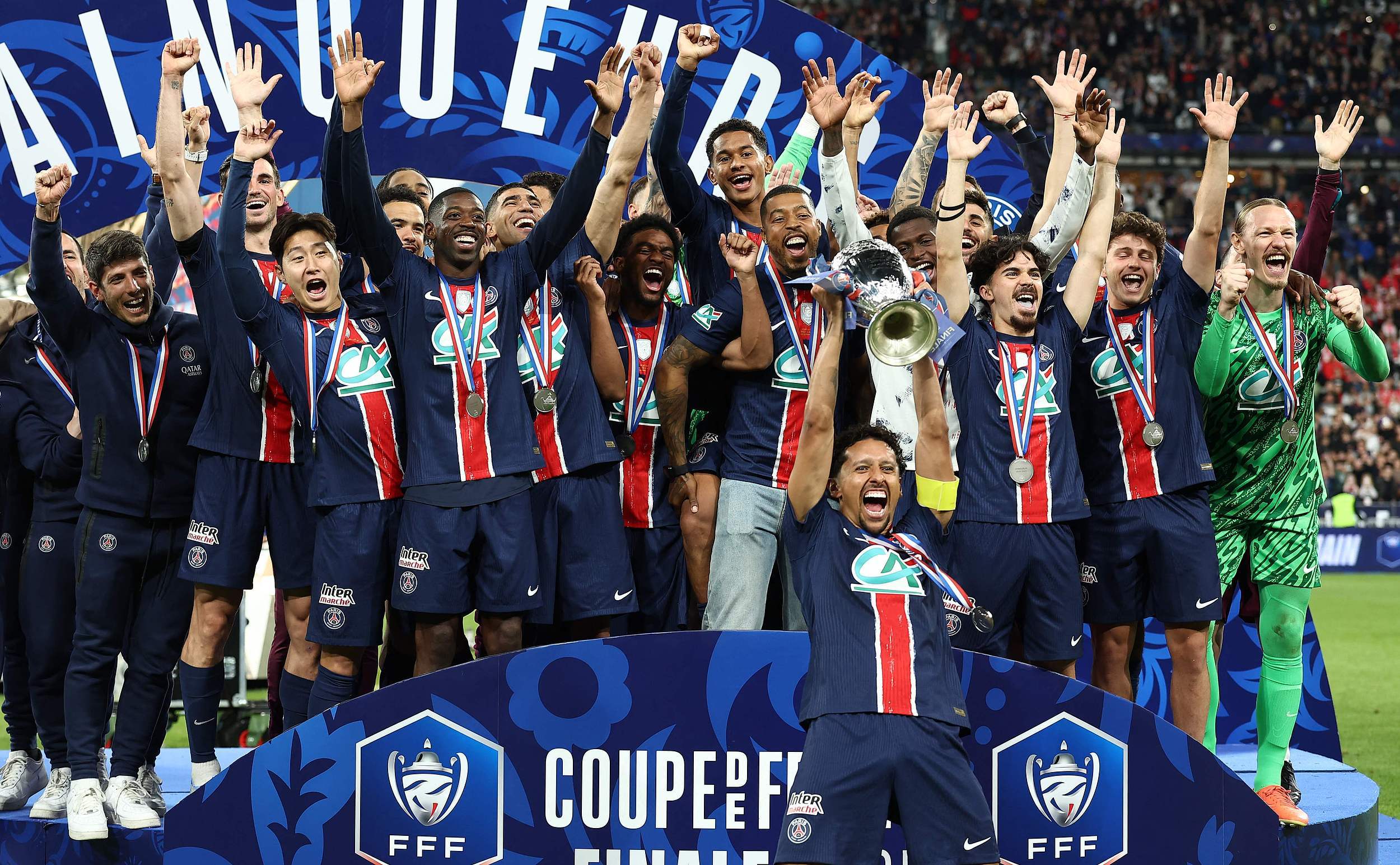 激燃对决！欧预赛场面火爆至极