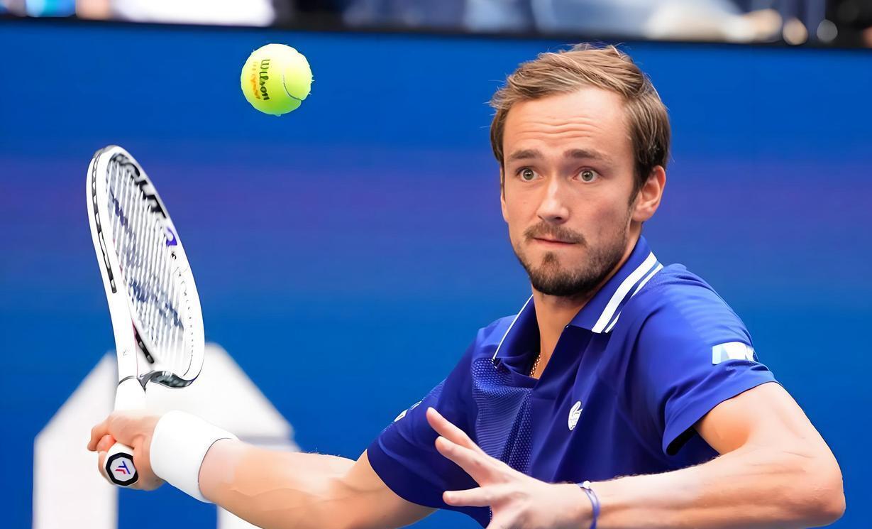 关于欧洲网球队绝杀西班牙网球队，梅德韦杰夫统治全场的信息