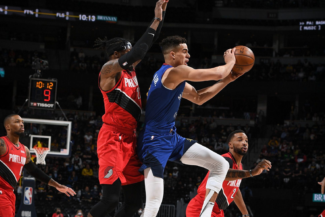 包含印尼羽毛球队爆冷泰国羽毛球队，谌龙打破历史纪录的词条