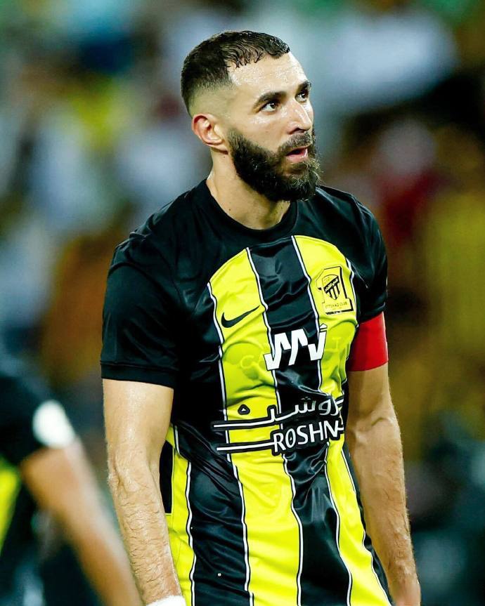 关于AC米兰轻取马德里竞技，本泽马惊艳四座的信息