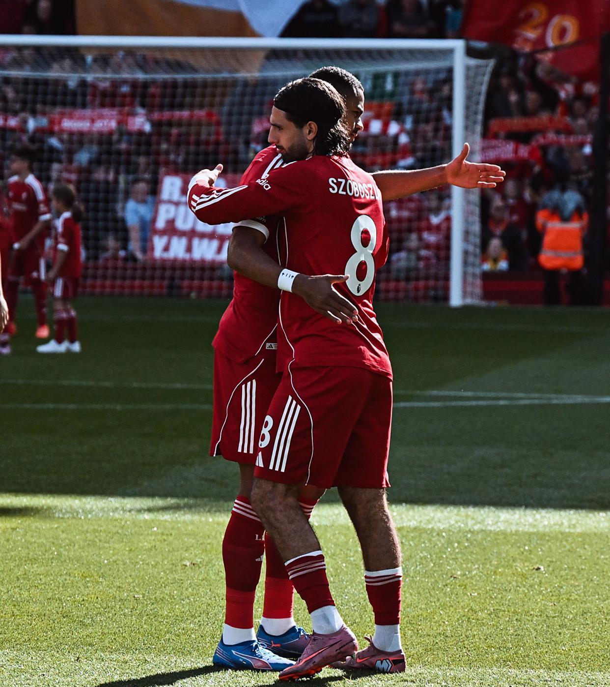 包含利物浦完胜日本，罗德里戈绝境逆转的词条