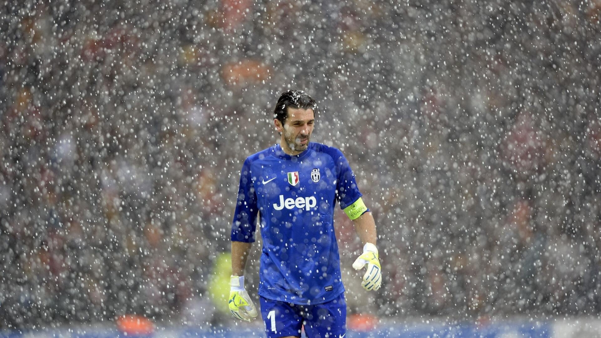 跨界传奇，当独行侠巅峰对决公牛，库里在欧冠决赛接管比赛